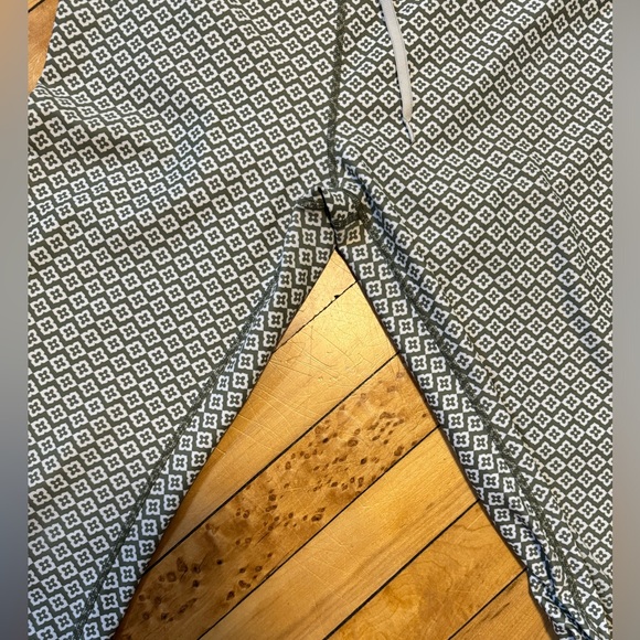 White Fox Boutique x Sarah’s Day Vinyasa Flow Leggings - Picture 3 of 6